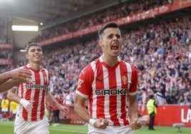 Gaspar, celebrando su gol contra el Cádiz en El Molinón.