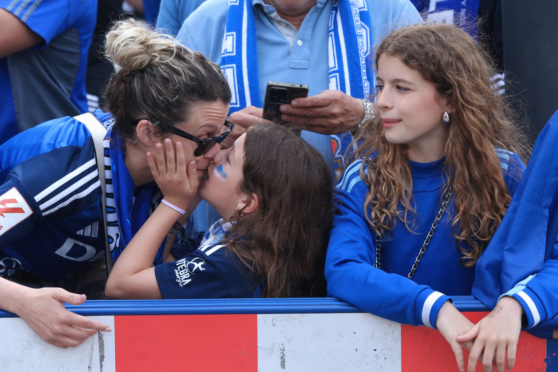 Ambientazo previo para el Real Oviedo - Almería