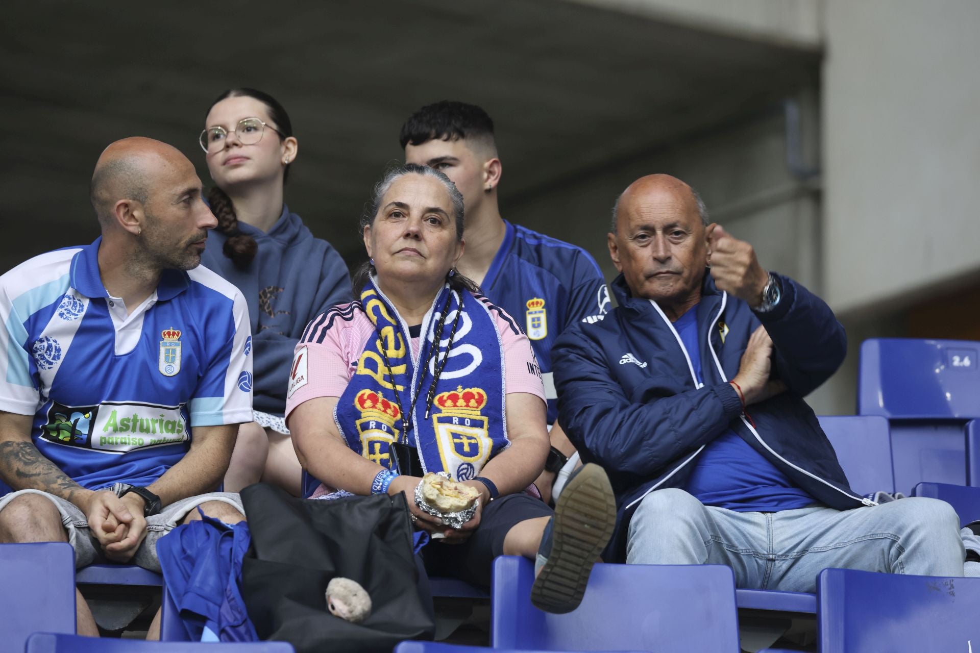 ¿Estuviste en el Real Oviedo - Almería? ¡Búscate en las imágenes!