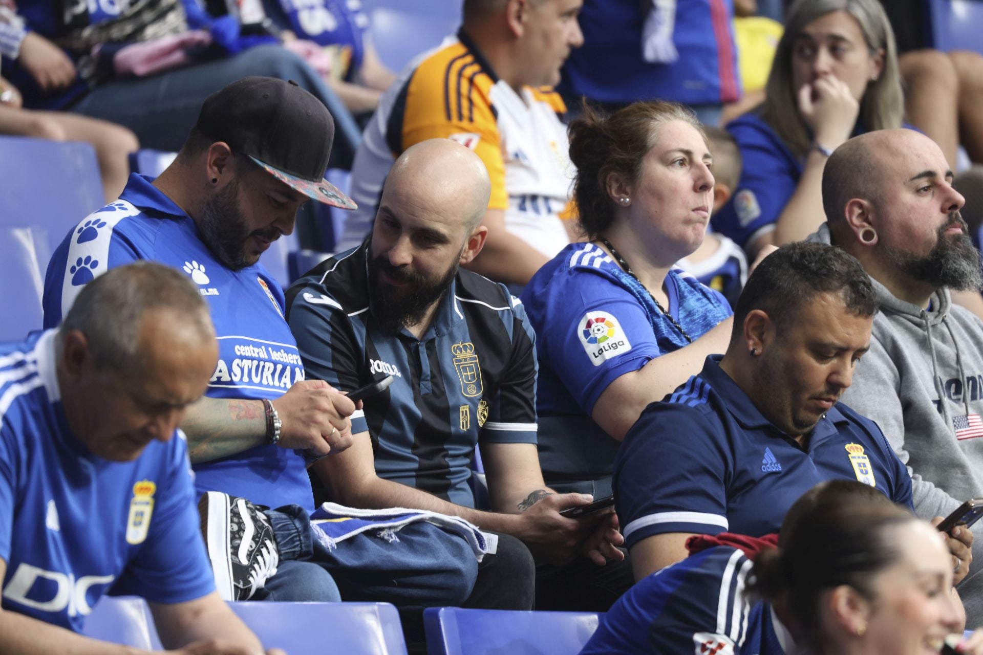 ¿Estuviste en el Real Oviedo - Almería? ¡Búscate en las imágenes!