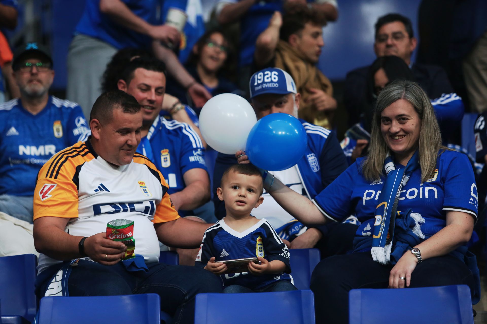 ¿Estuviste en el Real Oviedo - Almería? ¡Búscate en las imágenes!