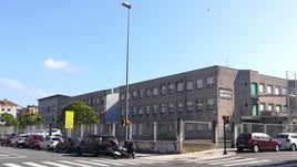 El IES Montevil de Gijón cierra cinco baños de chicos por vandalismo
