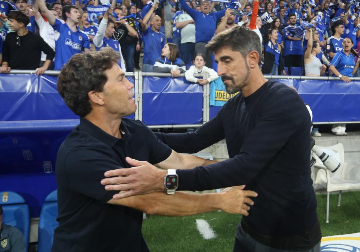 Paunovic saluda a Rubi antes del inicio del choque.