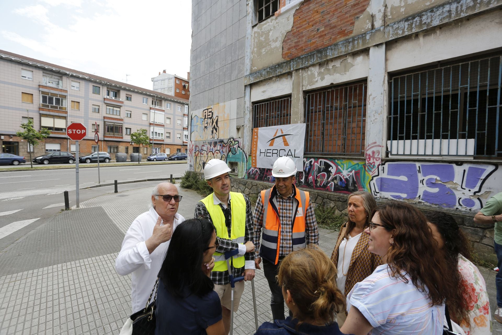 Comienza la demolición de la fábrica de Flex en Gijón