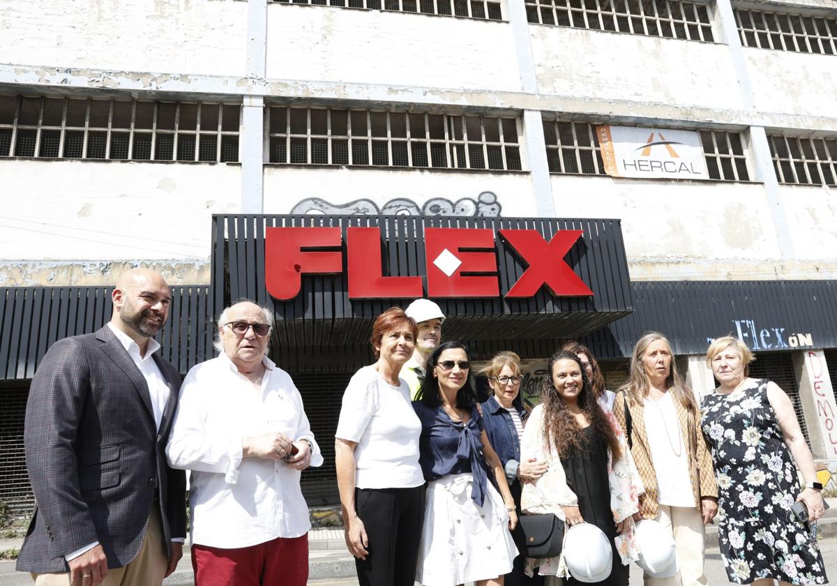 Comienza la demolición de la fábrica de Flex en Gijón