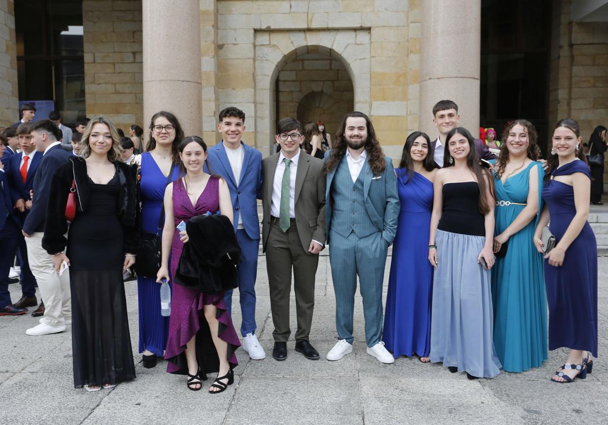 Emoción, alegría y mucha ilusión: los alumnos del IES Laboral y el San Eutiquio se gradúan