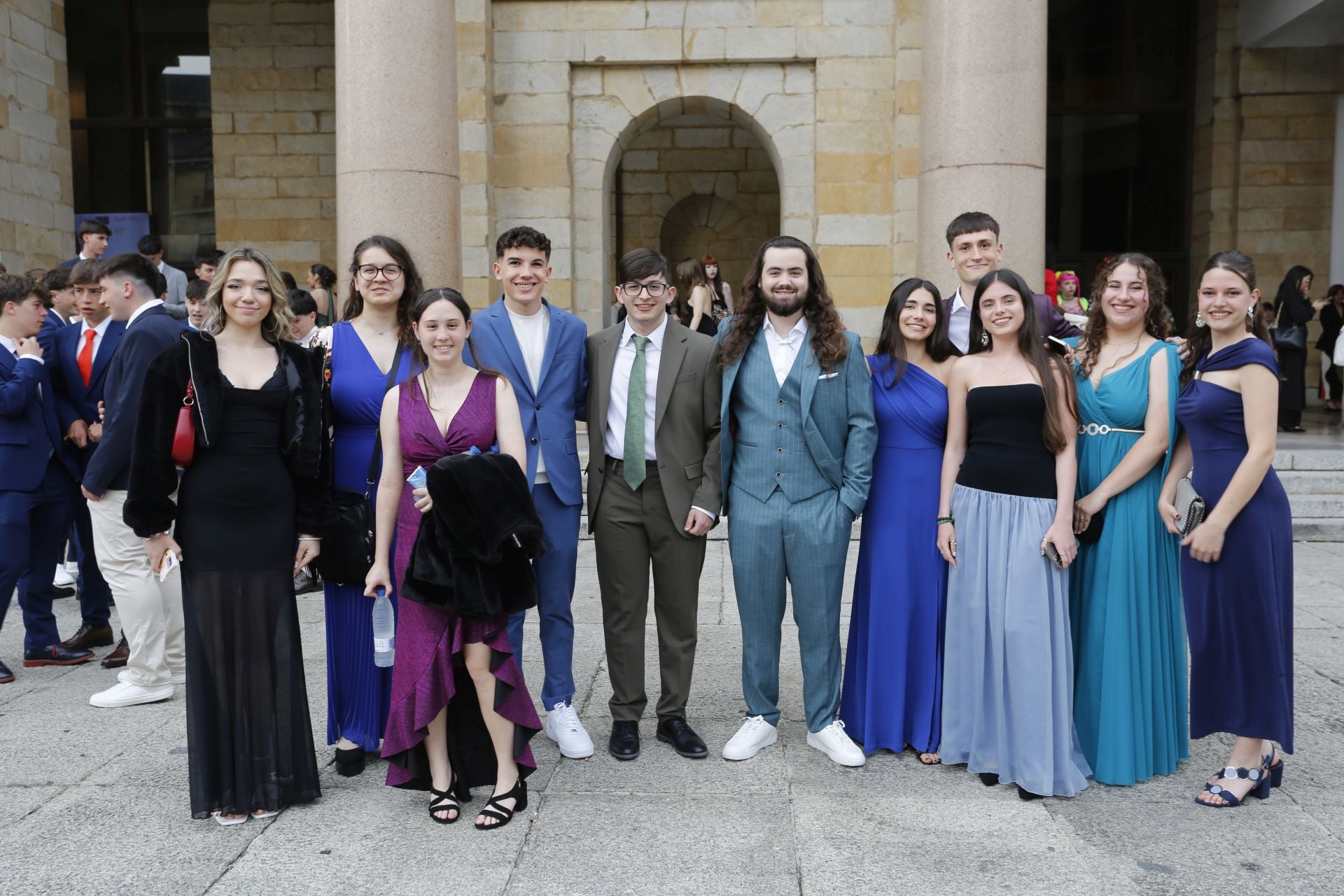 Emoción, alegría y mucha ilusión: los alumnos del IES Laboral y el San Eutiquio se gradúan