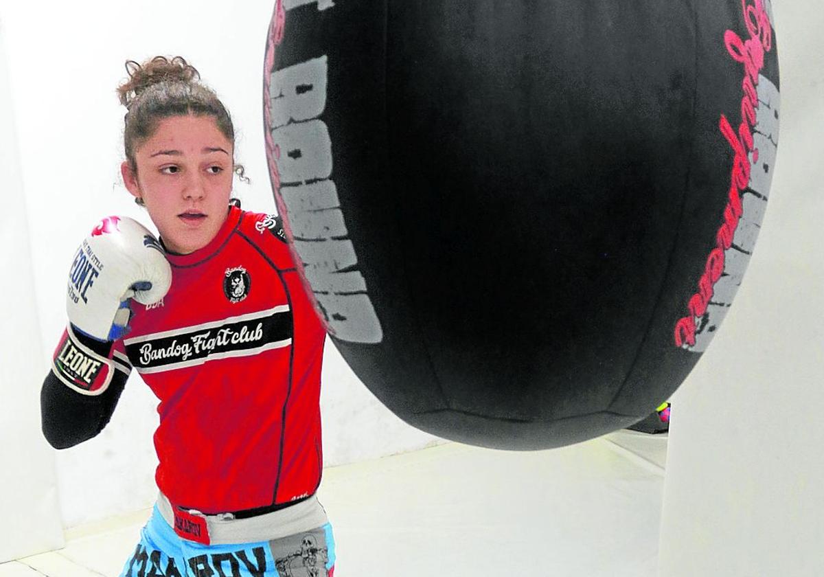 Merche García, en pleno entrenamiento durante una sesión en Gijón.