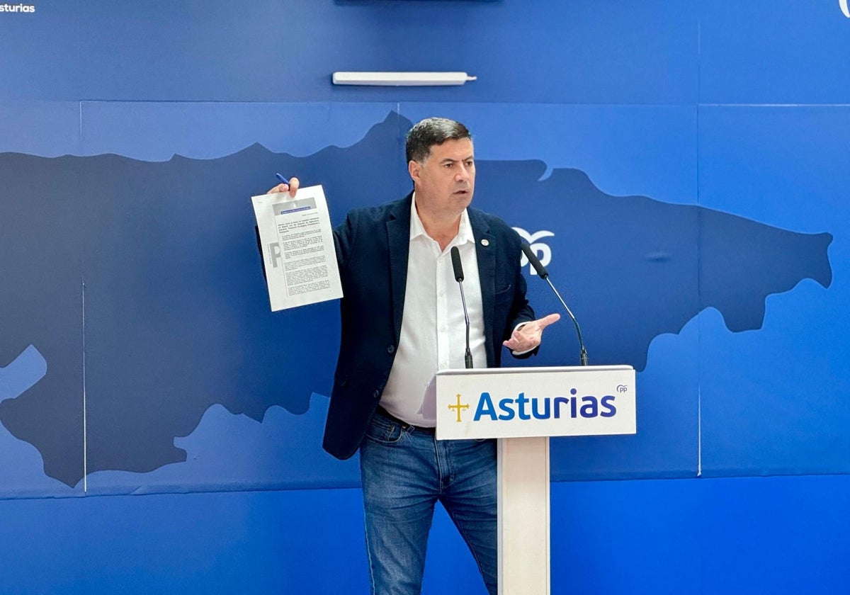 Silverio Argüelles, este viernes, en la sede del PP de Asturias.