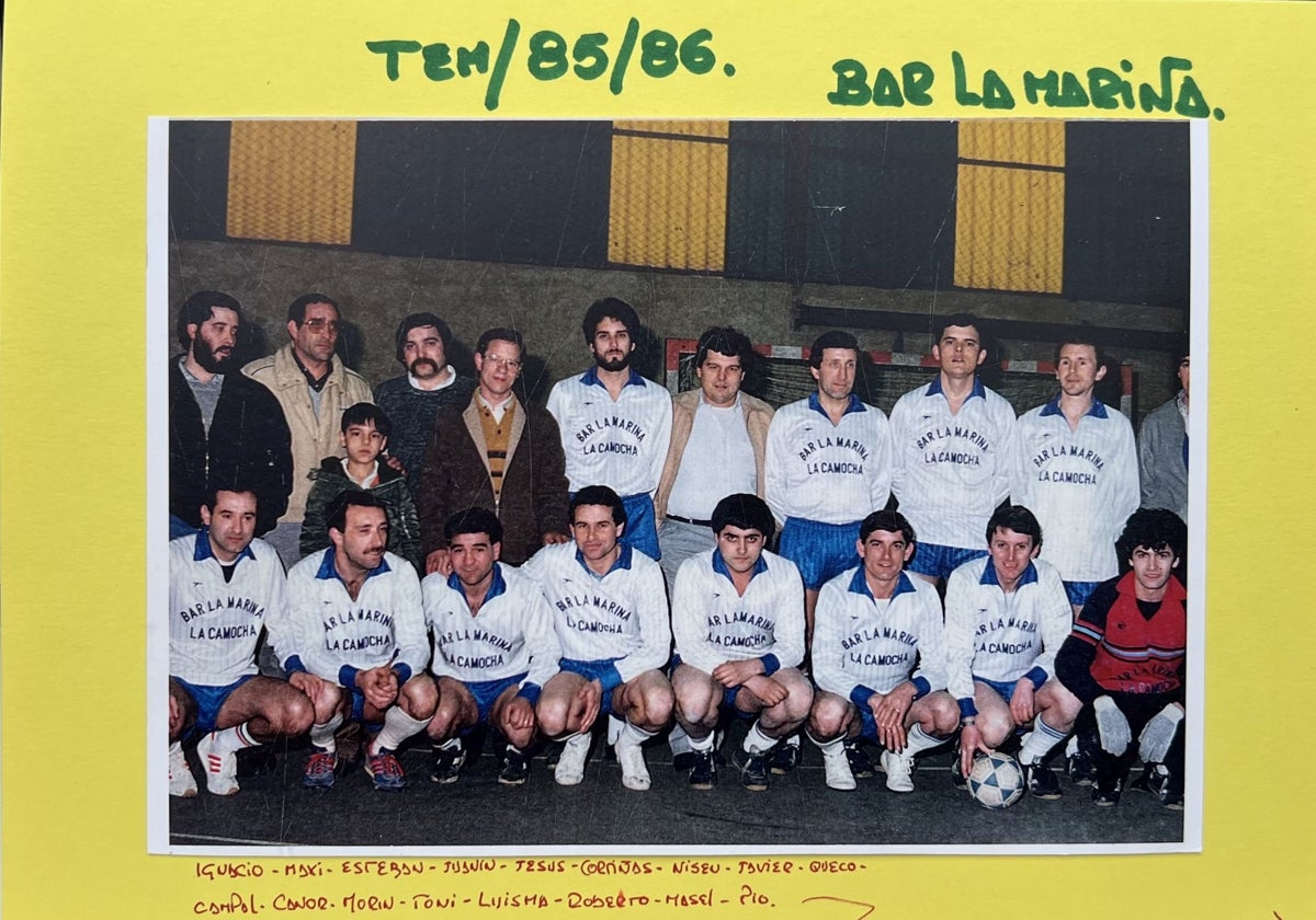 Fotografía de recuerdo de la primera temporada del club.