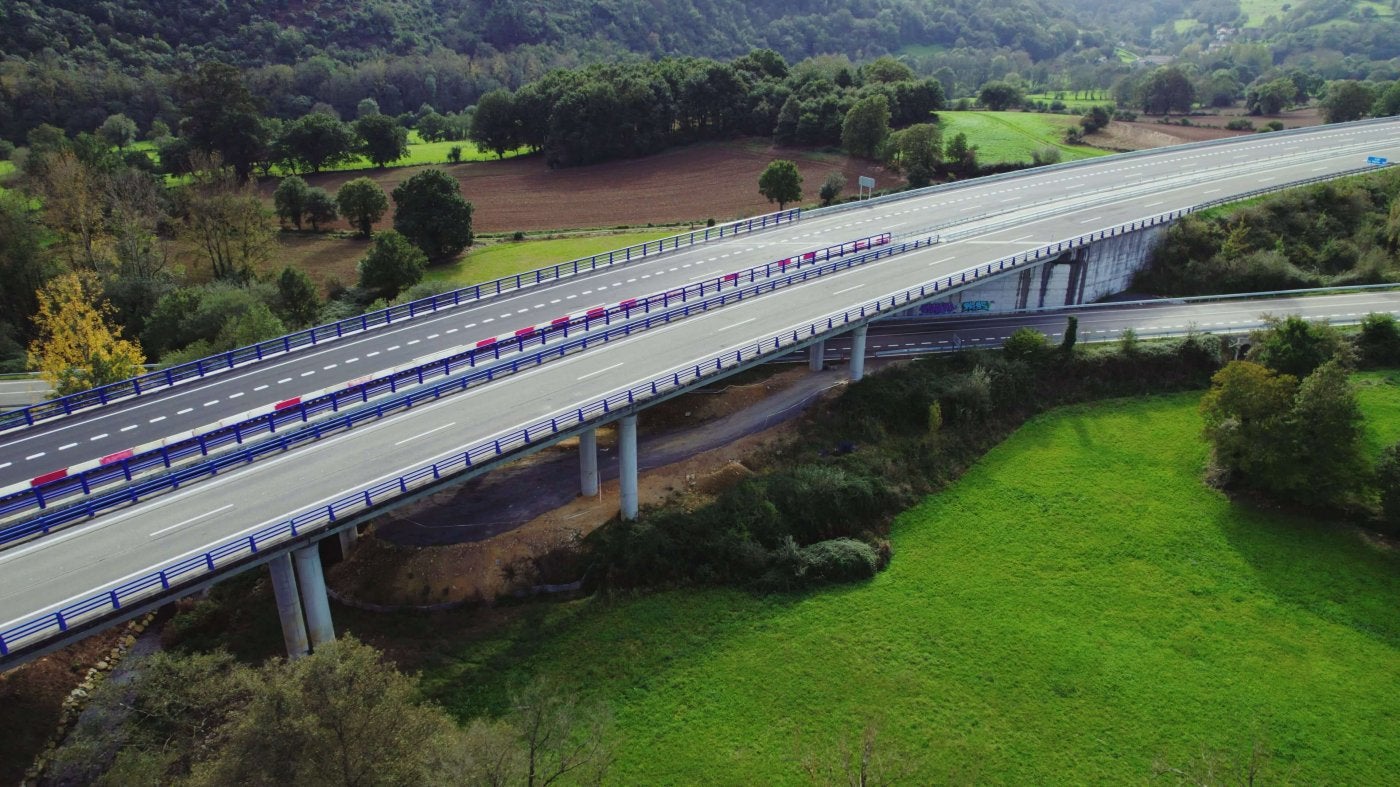 Imagen facilitada por el Ministerio de Transportes para anunciar la apertura del tramo de la autovía Salas-La Espina en el que, al parecer, influyó la trama corrupta.