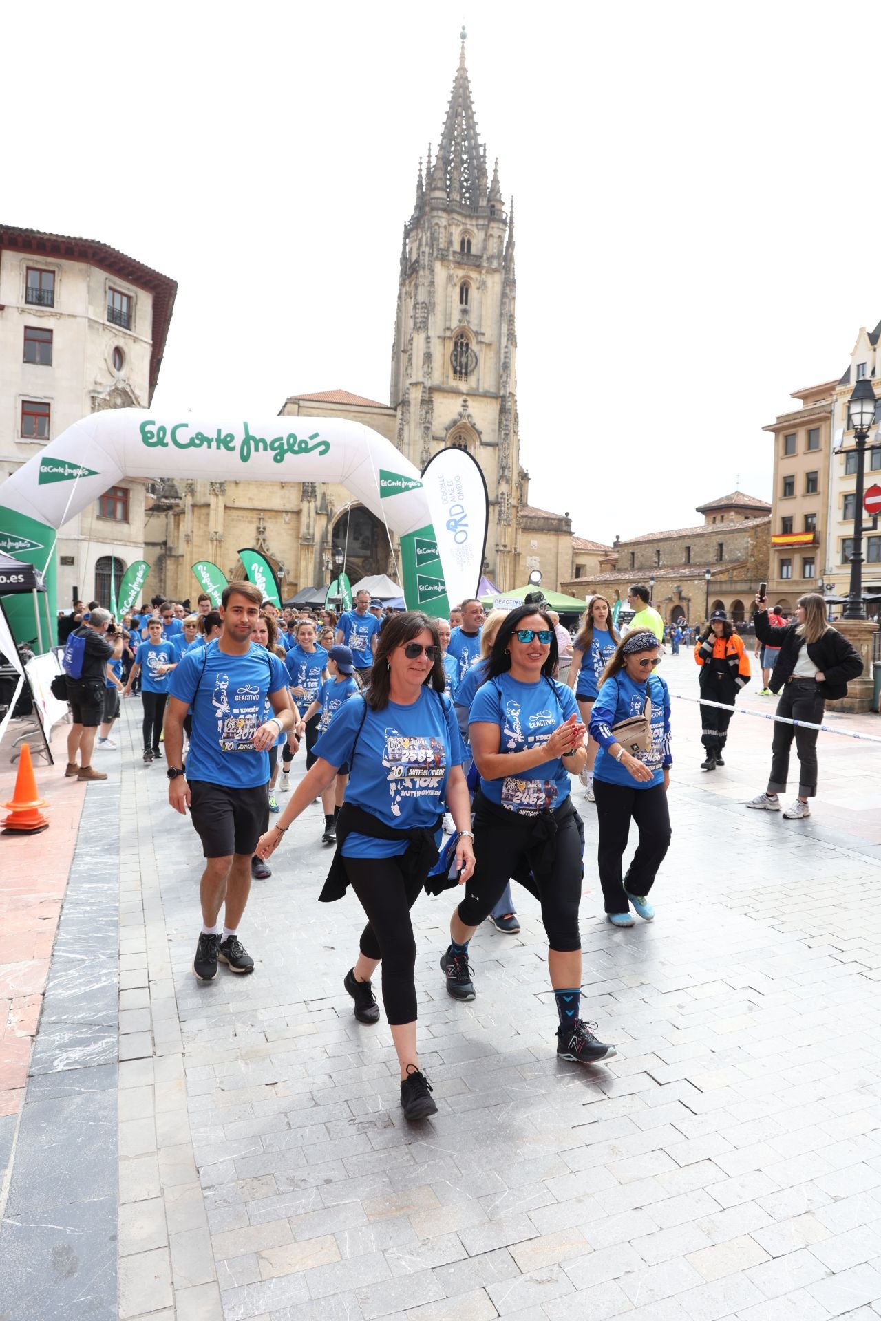 Fotos: III edición de la Carrera 10Km AutismOviedo