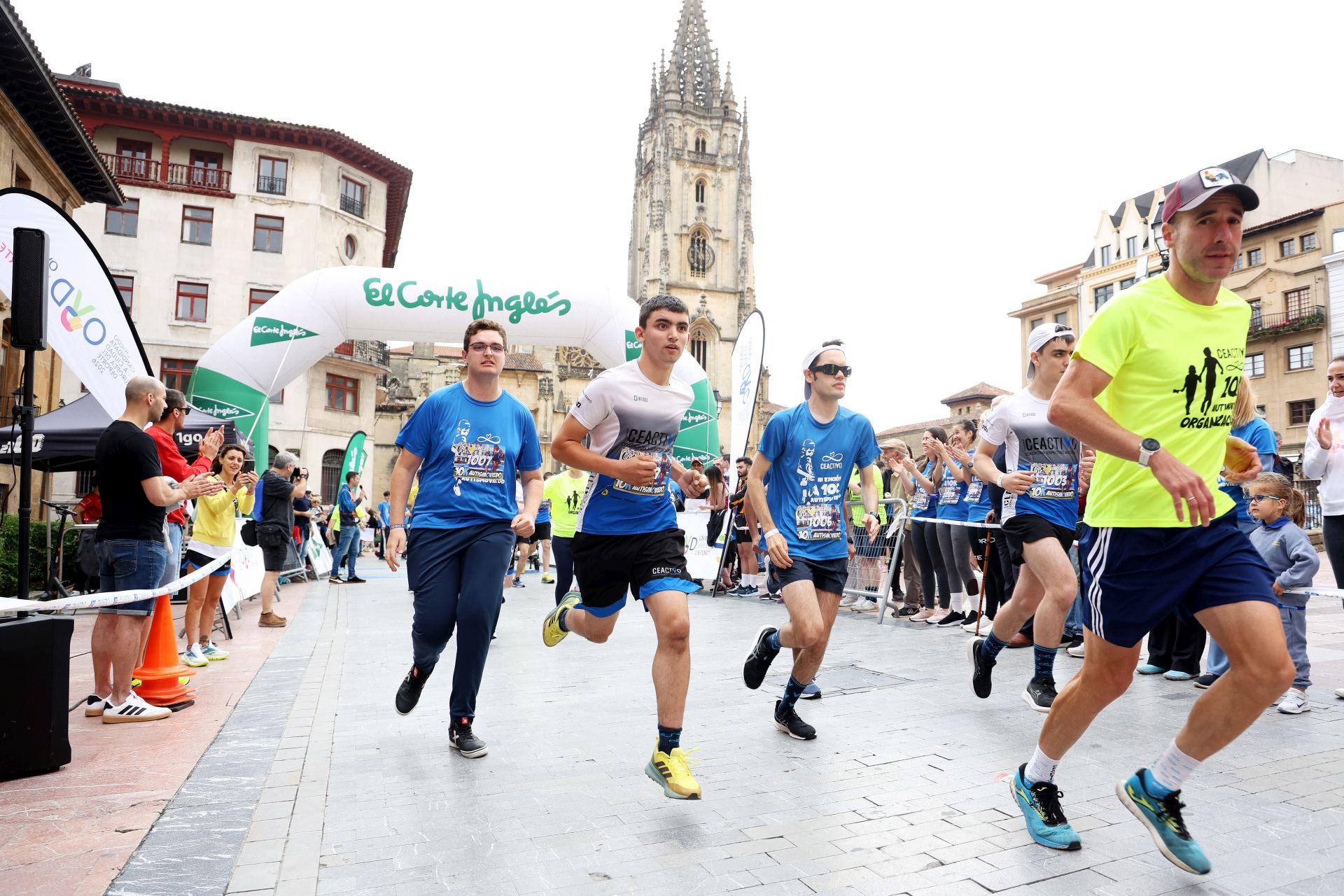 Fotos: III edición de la Carrera 10Km AutismOviedo