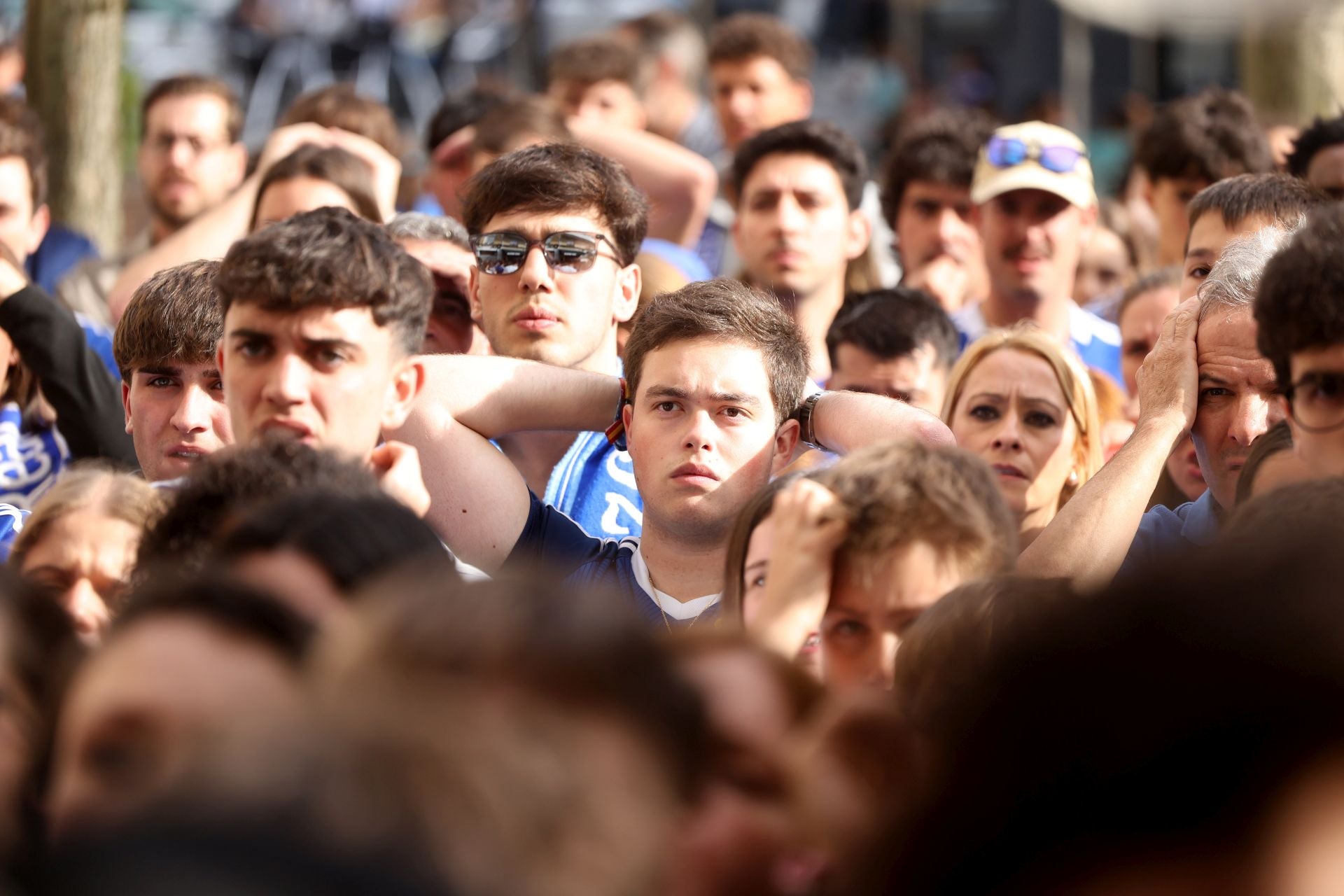 Nervios a flor de piel en los bares de Oviedo durante el Mirandés - Real Oviedo