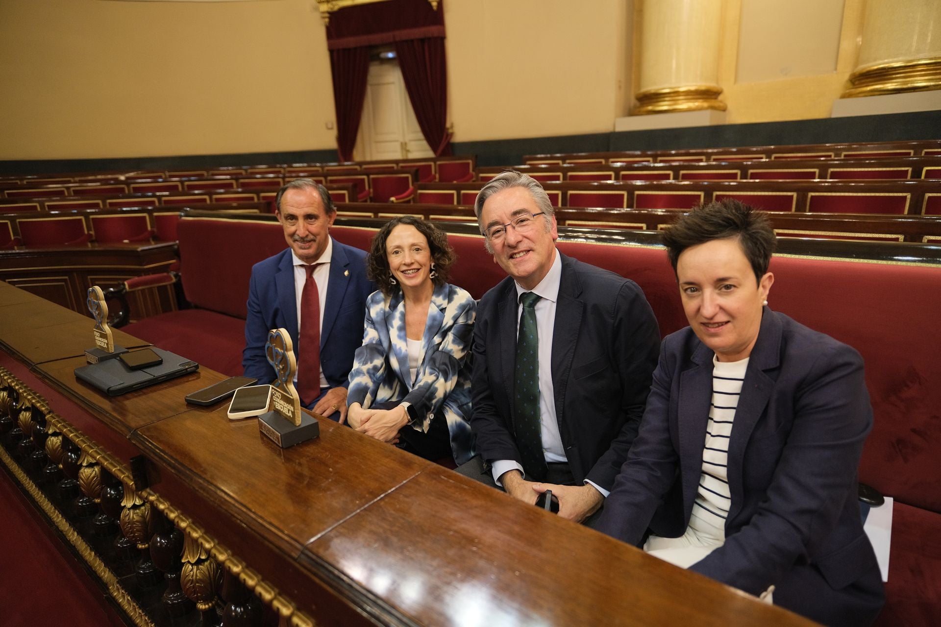 Los estudiantes del occidente asturiano visitan el Senado