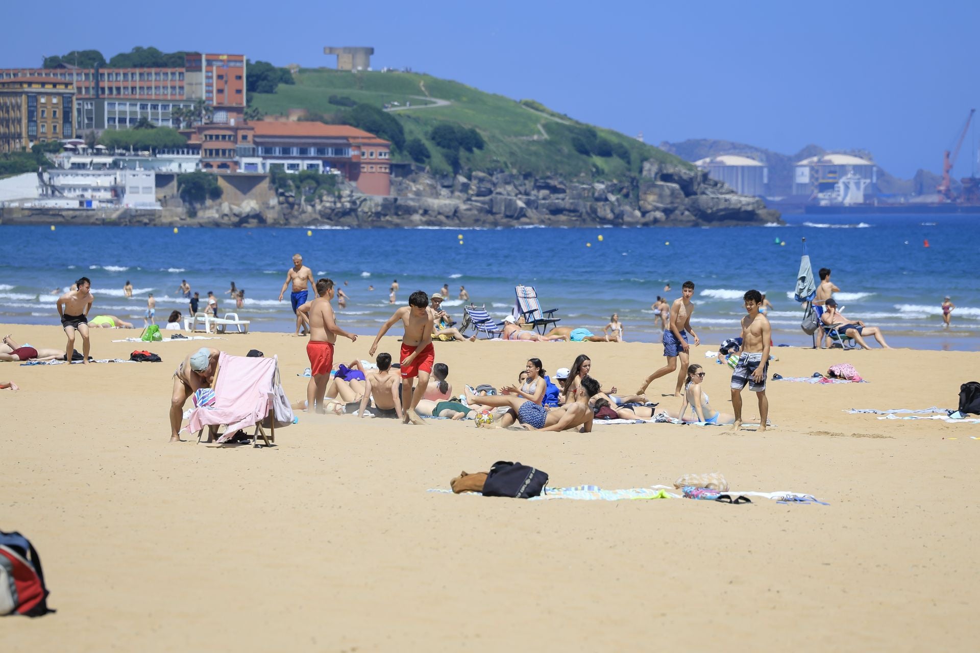 Asturias dice &#039;hola&#039; al calor con termómetros superando los 30 grados