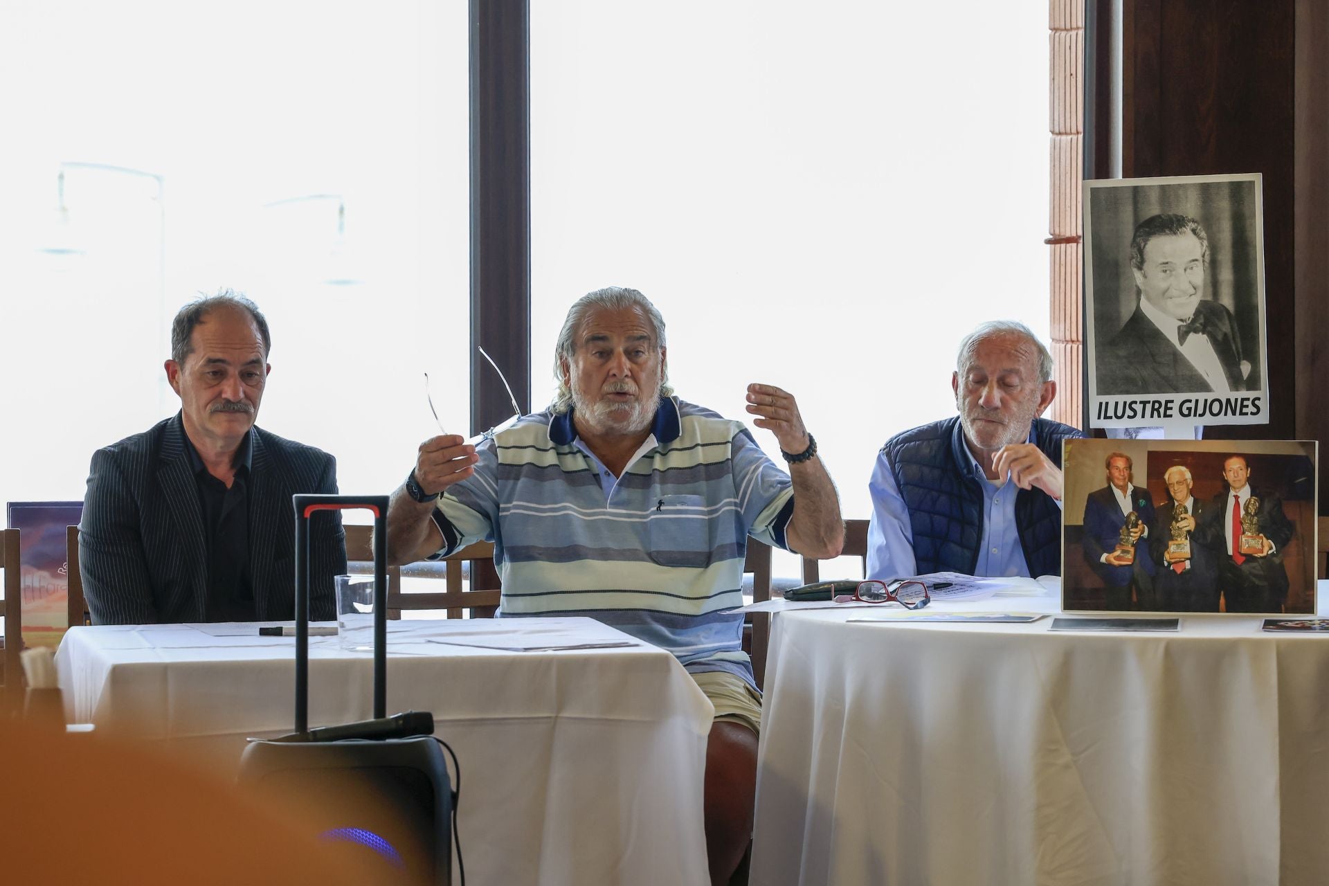 El Grupo Puerta La Villa de Gijón entrega sus galardones