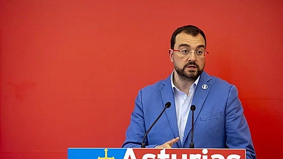 Barbón reivindica que «no todos los políticos somos iguales», afirma sentirse «muy harto» y que la corrupción «me afecta emocionalmente»