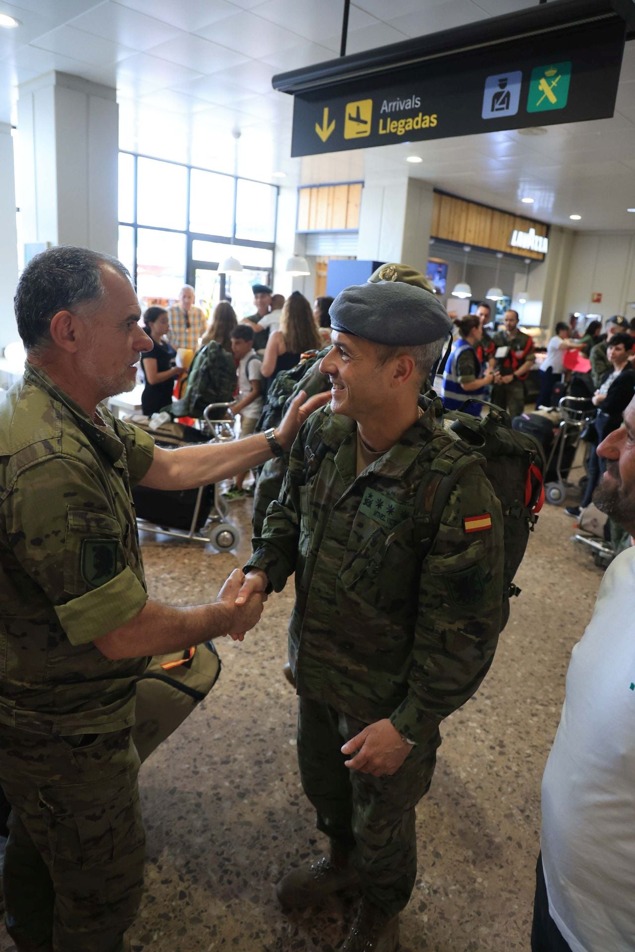 Emocionante regreso de los militares asturianos que estuvieron seis meses en Eslovaquia