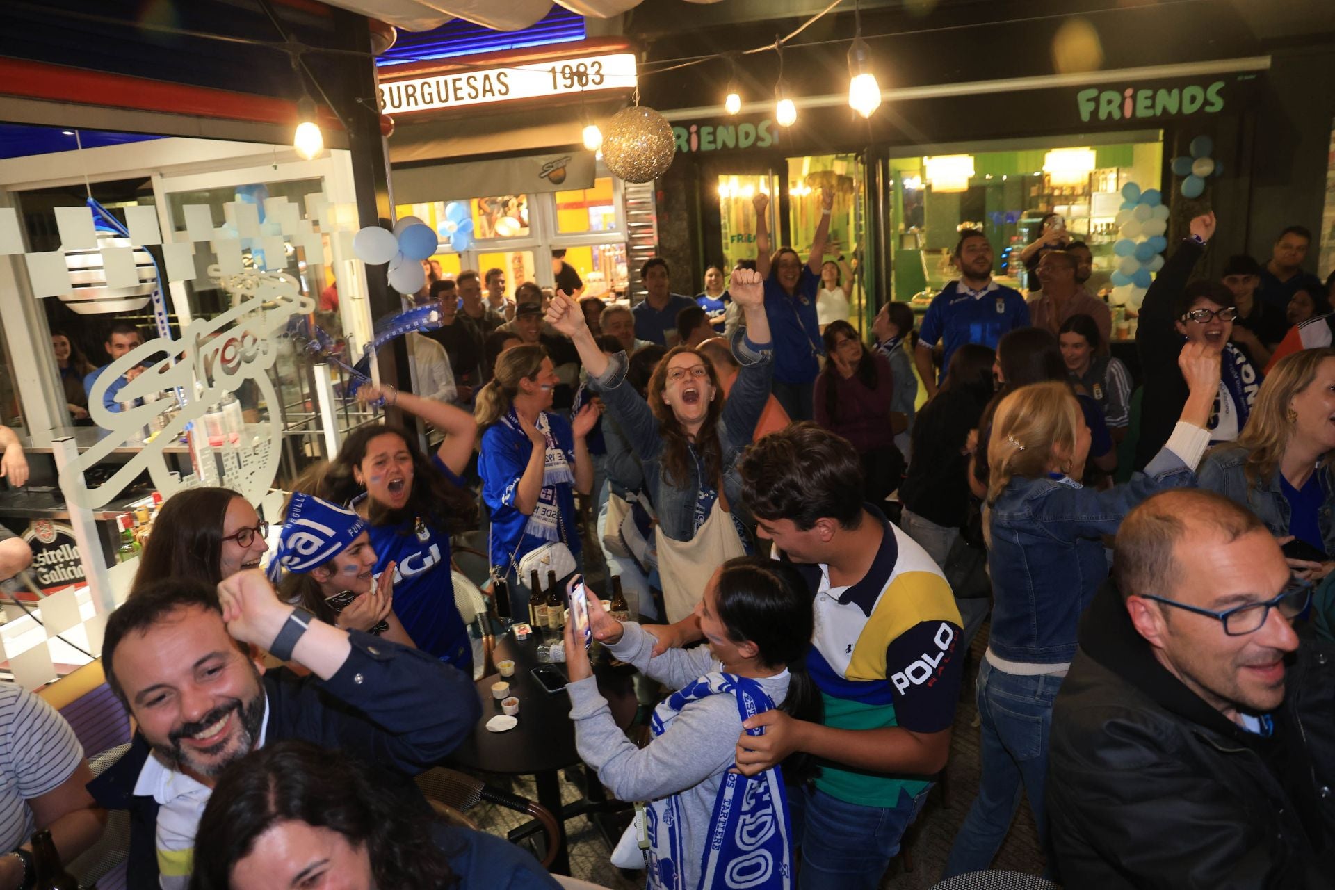 Locura y celebración en Oviedo por volver a Primera