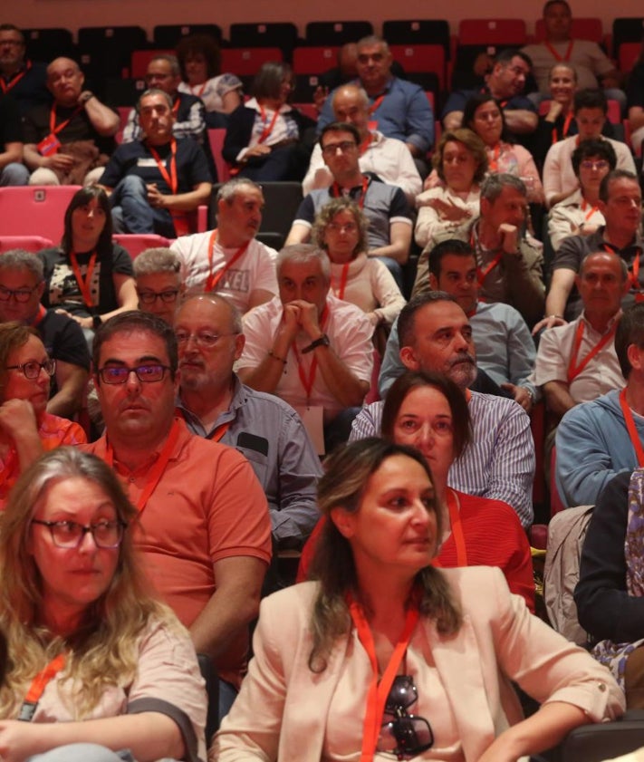 Imagen secundaria 2 - Barbón urge a endurecer las penas para corruptos y a crear una comisión en el PSOE que persiga comportamientos machistas