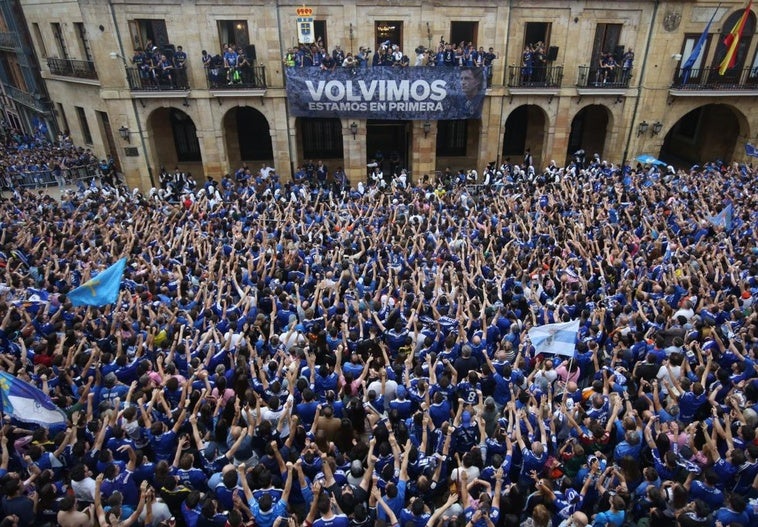 Oviedo y el oviedismo se rinden a Santi Cazorla