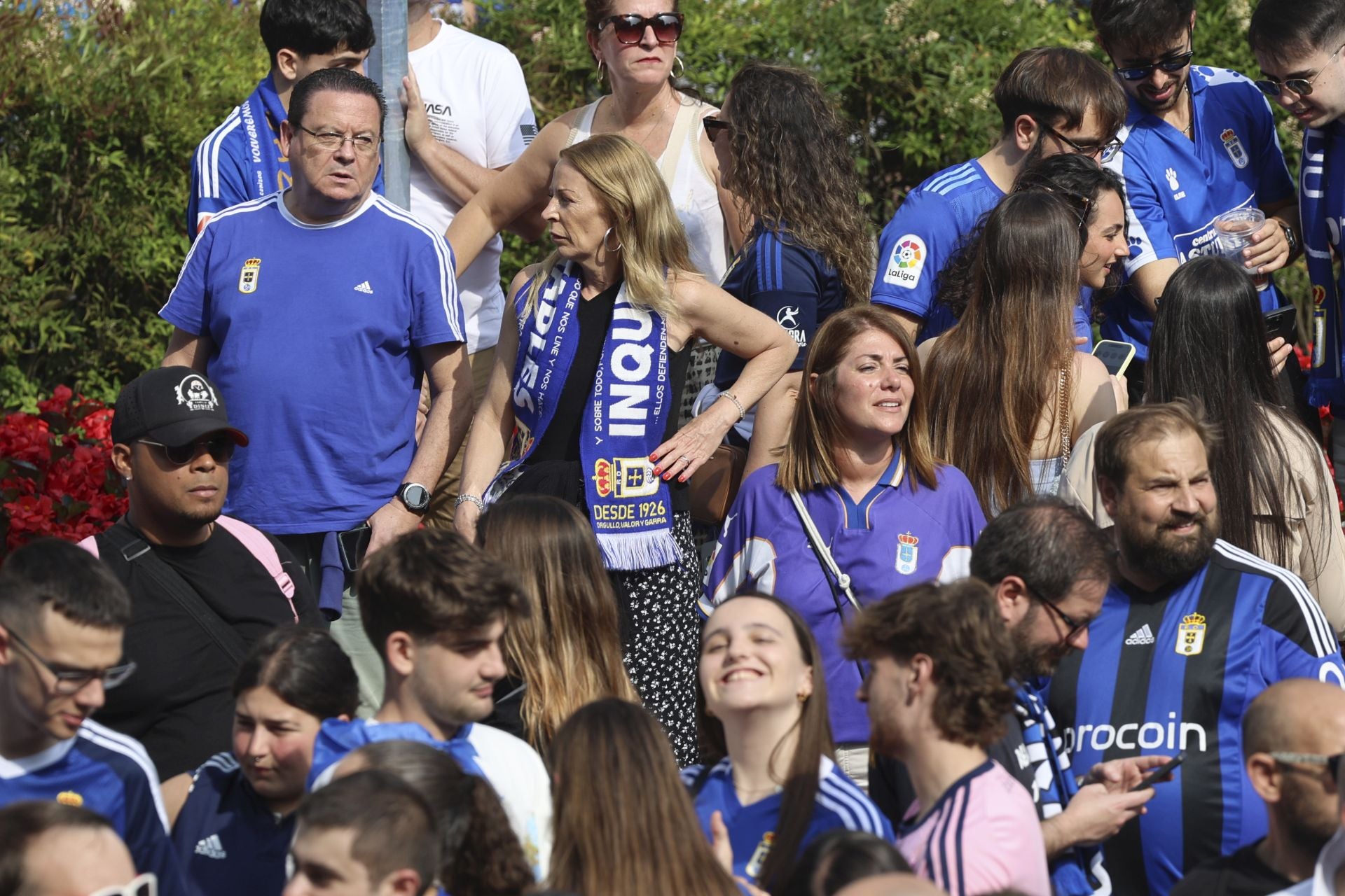 Fiesta eterna en Oviedo tras el ansiado ascenso a Primera