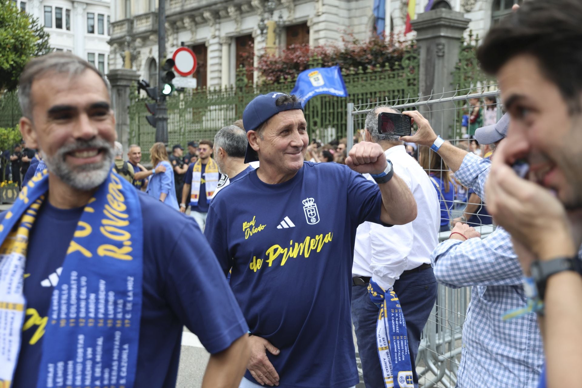 Fiesta eterna en Oviedo tras el ansiado ascenso a Primera