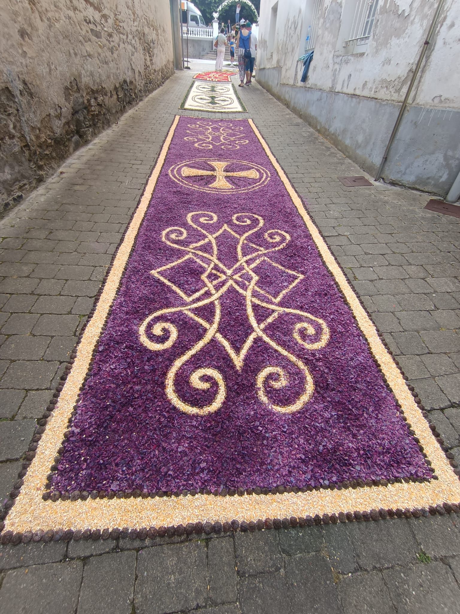 El ascenso del Real Oviedo se cuela en las alfombras florales del Corpus de Castropol
