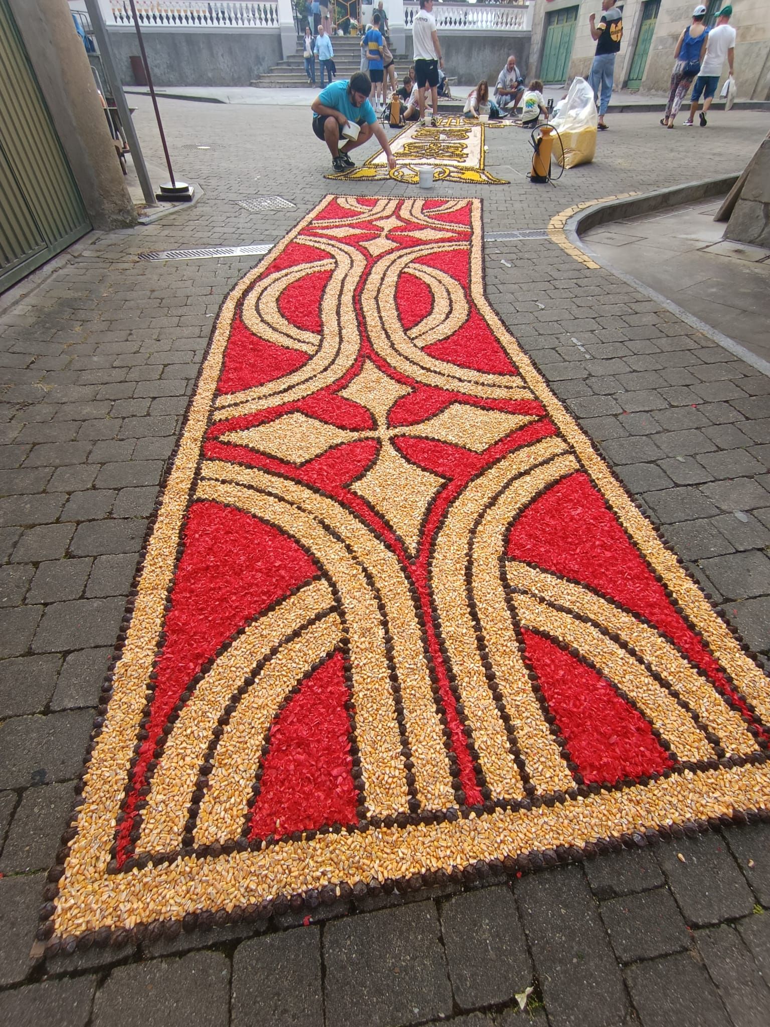 El ascenso del Real Oviedo se cuela en las alfombras florales del Corpus de Castropol