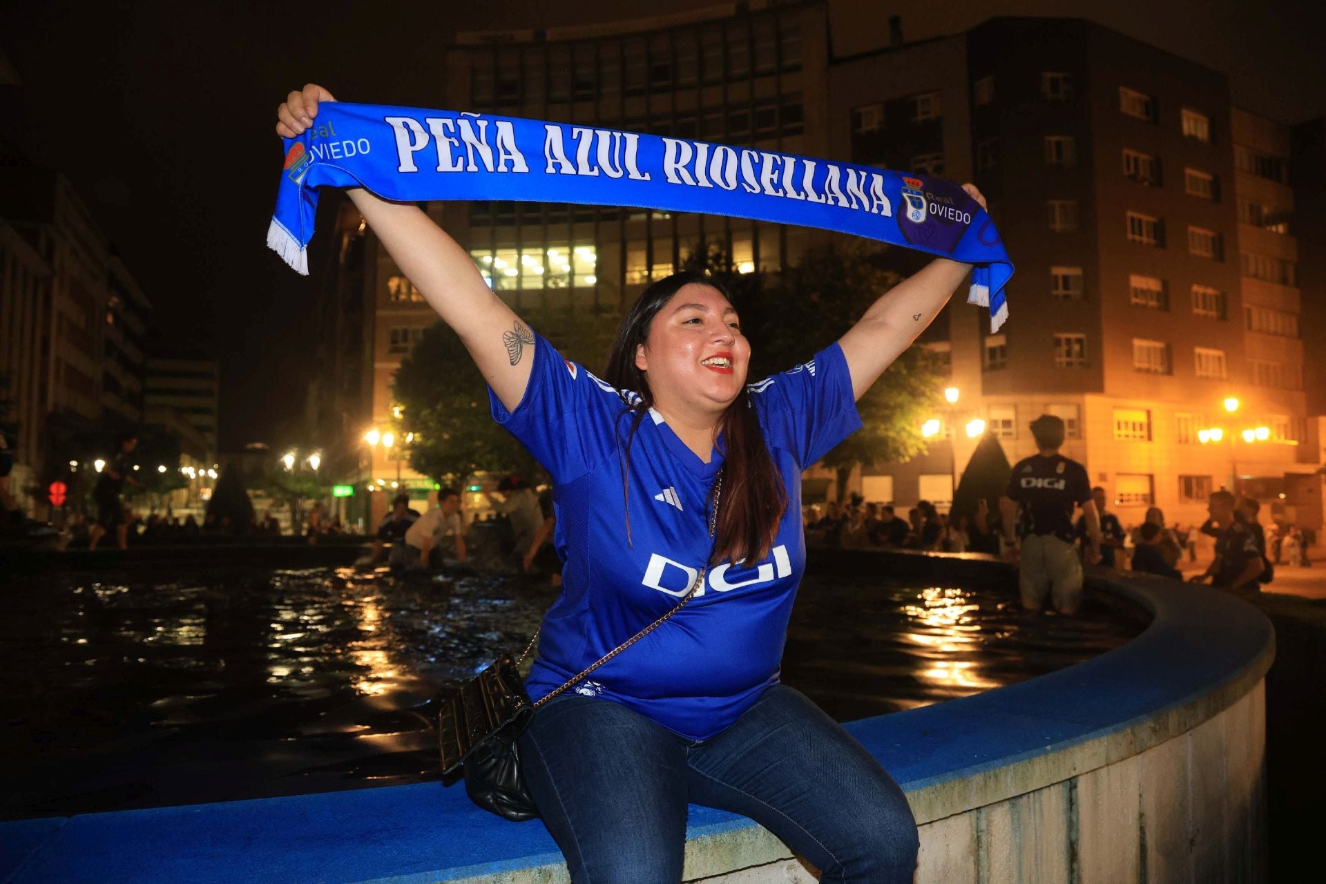 Locura y celebración en Oviedo por volver a Primera