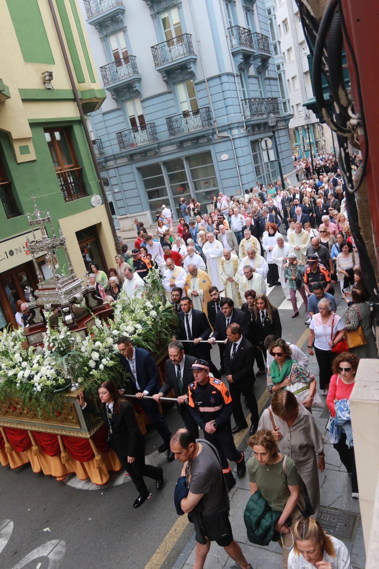 Gijón celebra la tradicional procesión del Corpus Christi