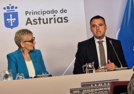 Concepción Saavedra y Guillermo Peláez, este lunes, en la rueda de prensa tras el Consejo de Gobierno.