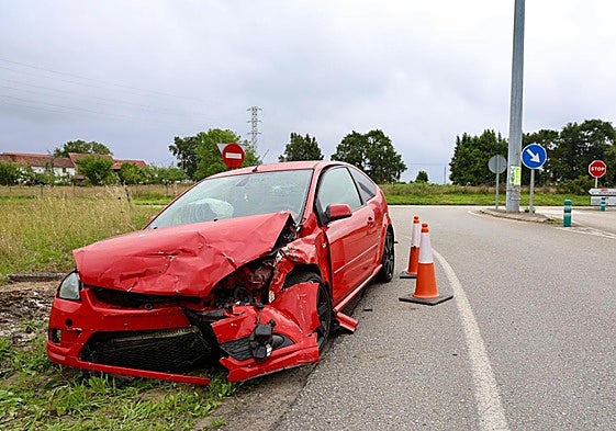 Uno de los coches implicados en el siniestro