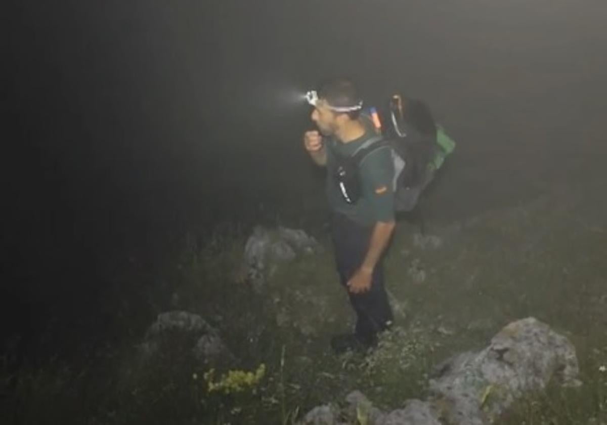 Rescate en Cabrales: localizan de madrugada a dos montañeras en la Sierra de Juan Robre