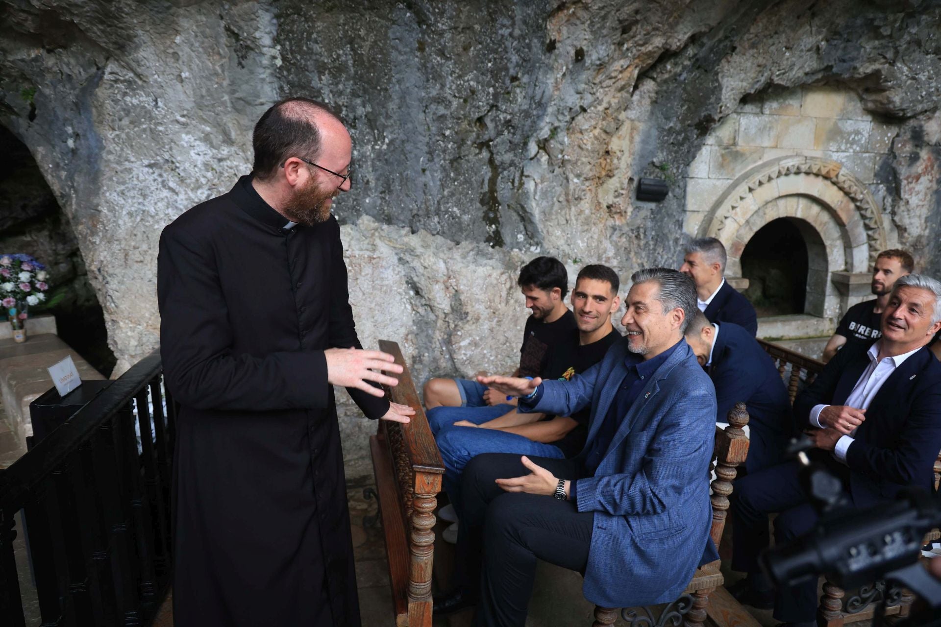El Real Oviedo visita a la Santina en Covadonga