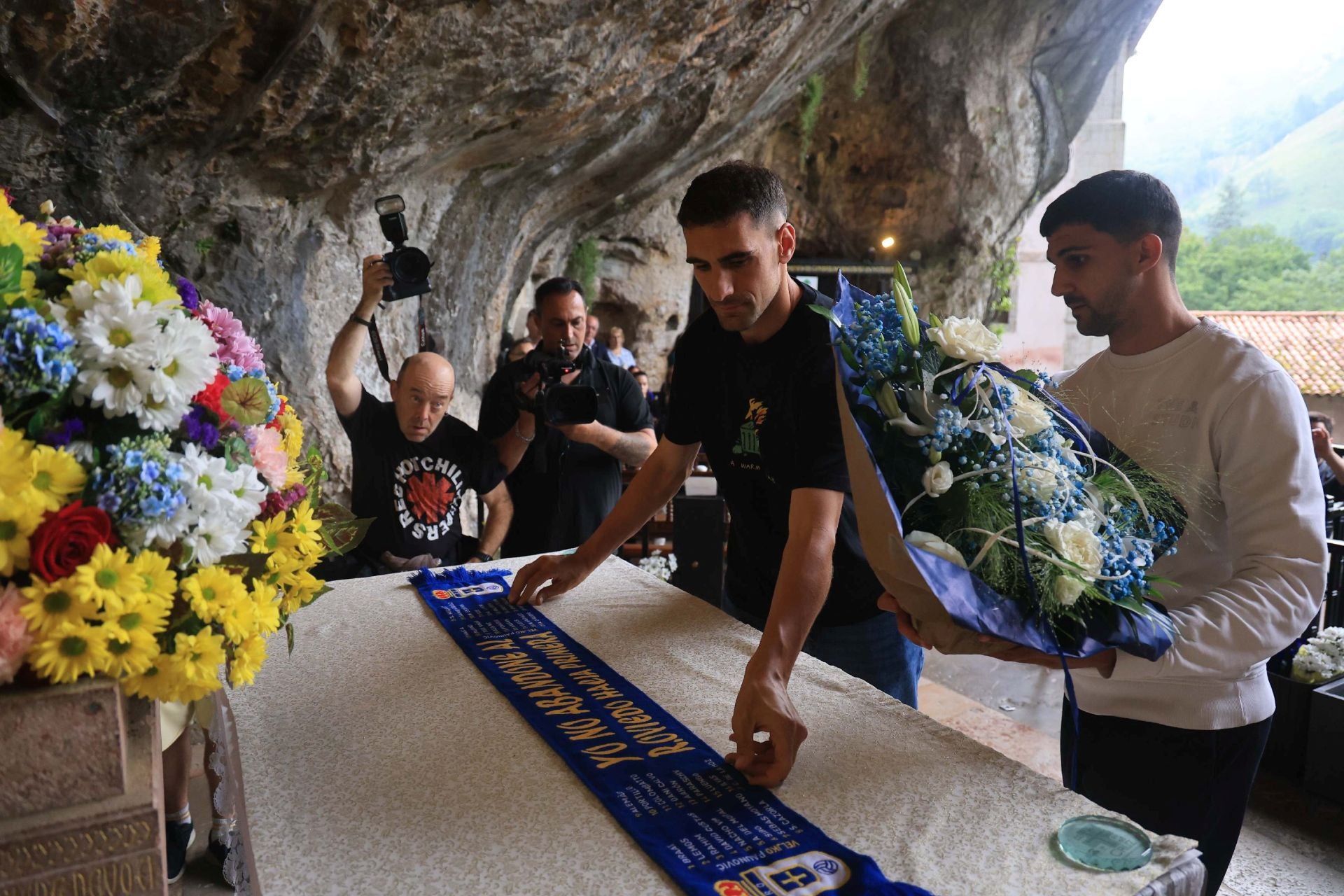 El Real Oviedo visita a la Santina en Covadonga