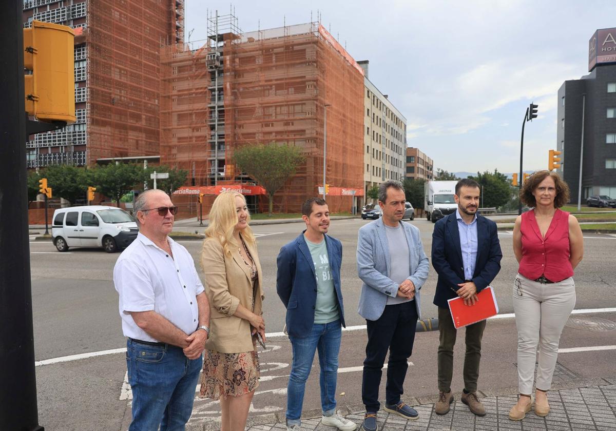 Luis Rodríguez, Susana García Rama, Javier Suárez Llana, el consejero, Ovidio Zapico, el director general, Jesús Daniel Sánchez, y Mercedes Sánchez Villar.