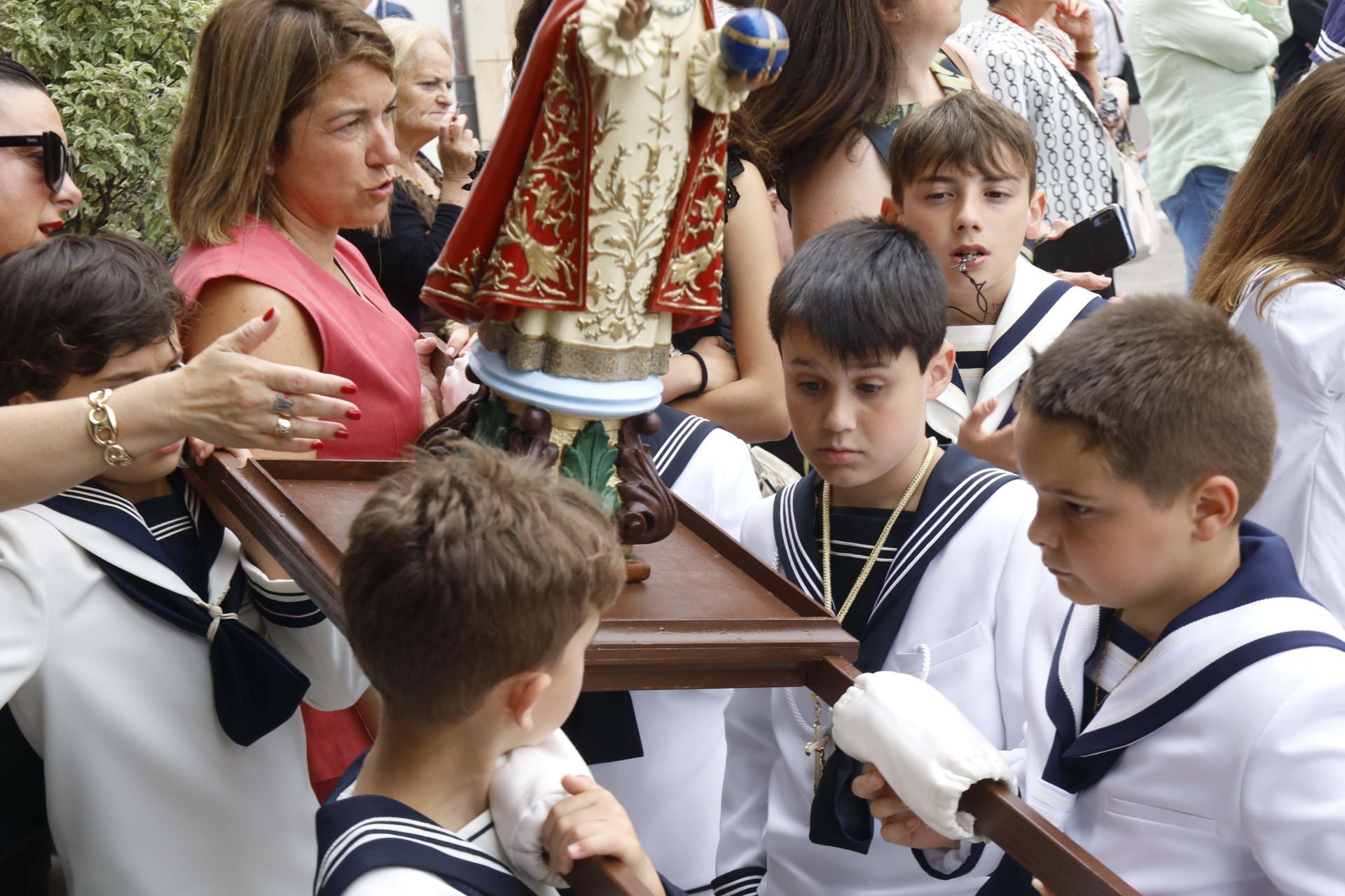 San Juan de la Arena celebra su procesión marinera, declarada de Interés Turístico