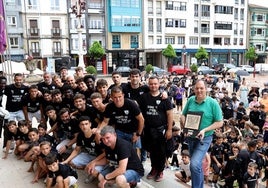 Villaviciosa homenajea a los héroes del Lealtad por el ascenso
