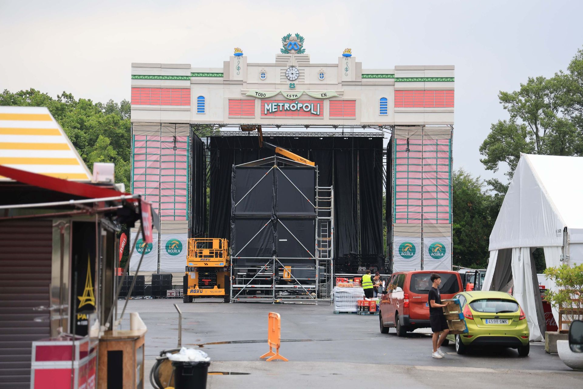 Así se prepara el festival Metrópoli de Gijón