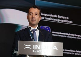 El presidente de Indra, Ángel Escribano, ayer, en la junta de accionistas.