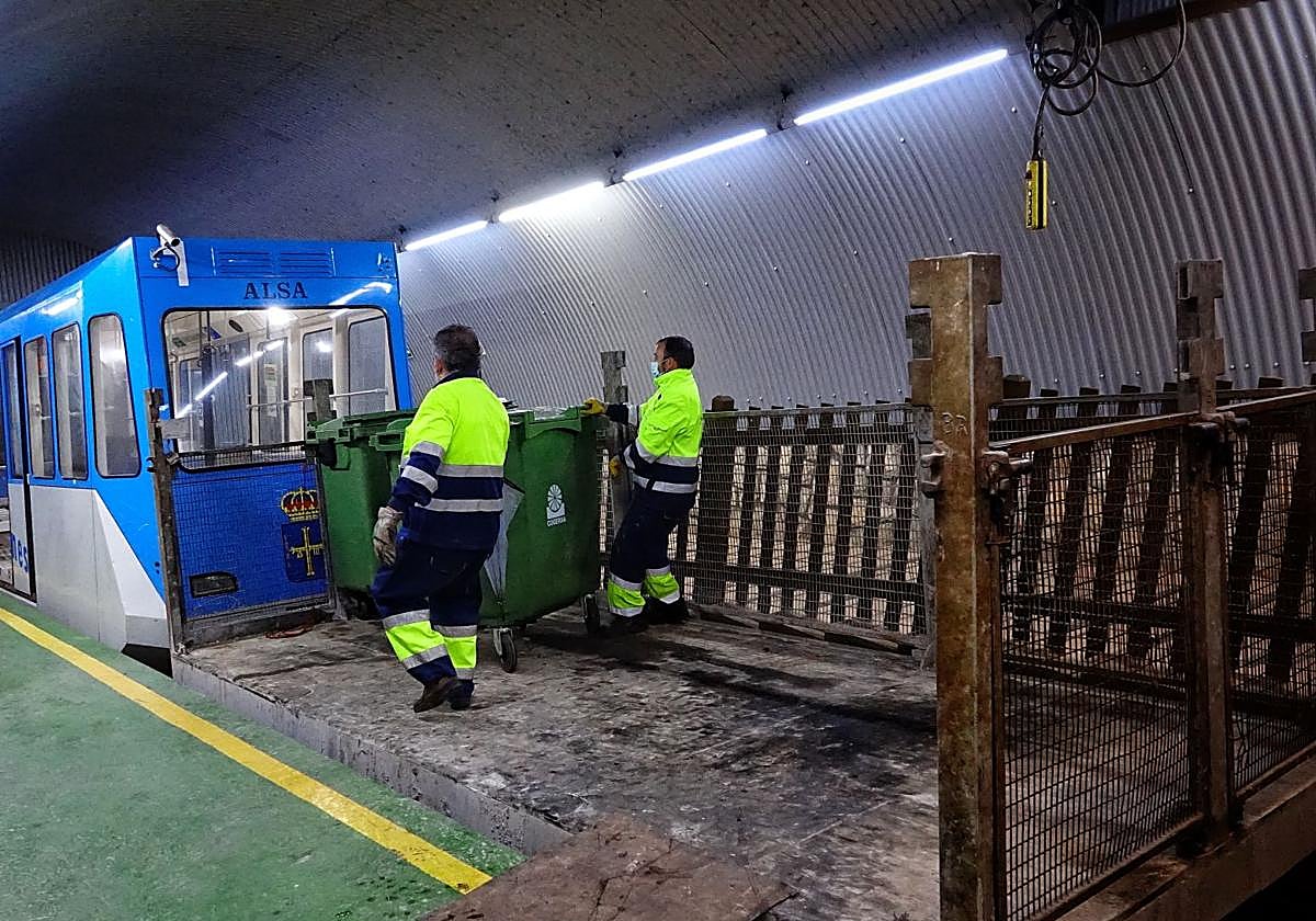 Una plataforma de carga del Funicular de Bulnes.