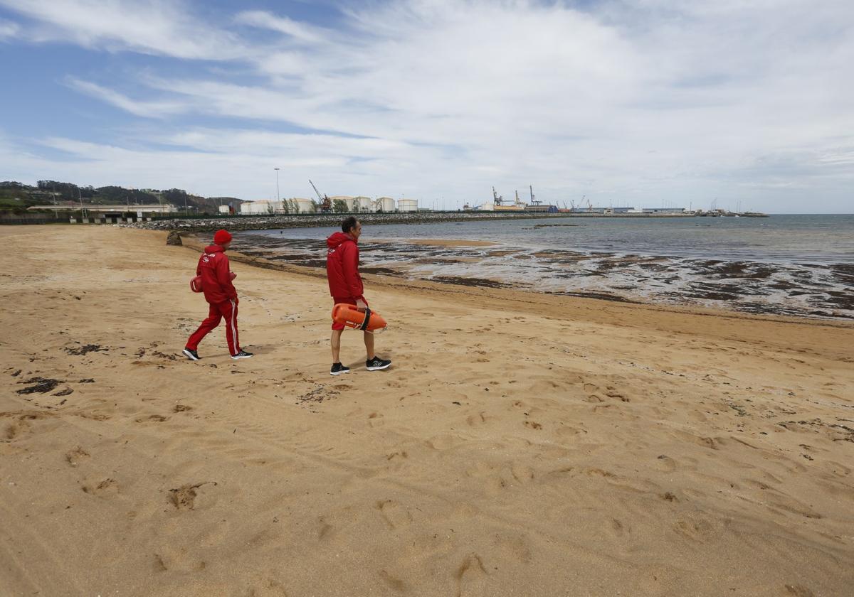 Playa de El Arbeyal, en Gijón.