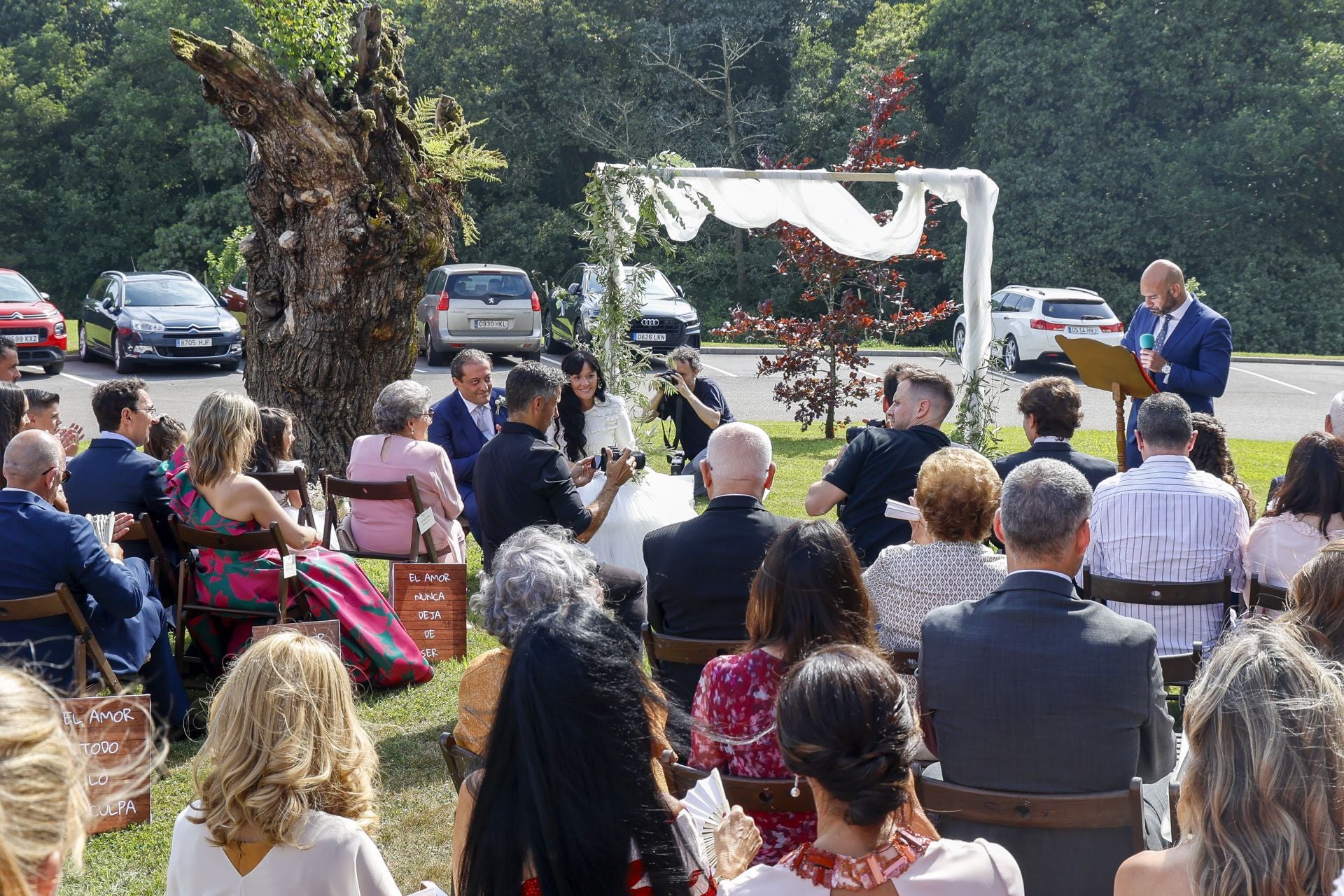 La familia sidrera se reunió en torno a la boda de Víctor &#039;Chaflán&#039; en Gijón