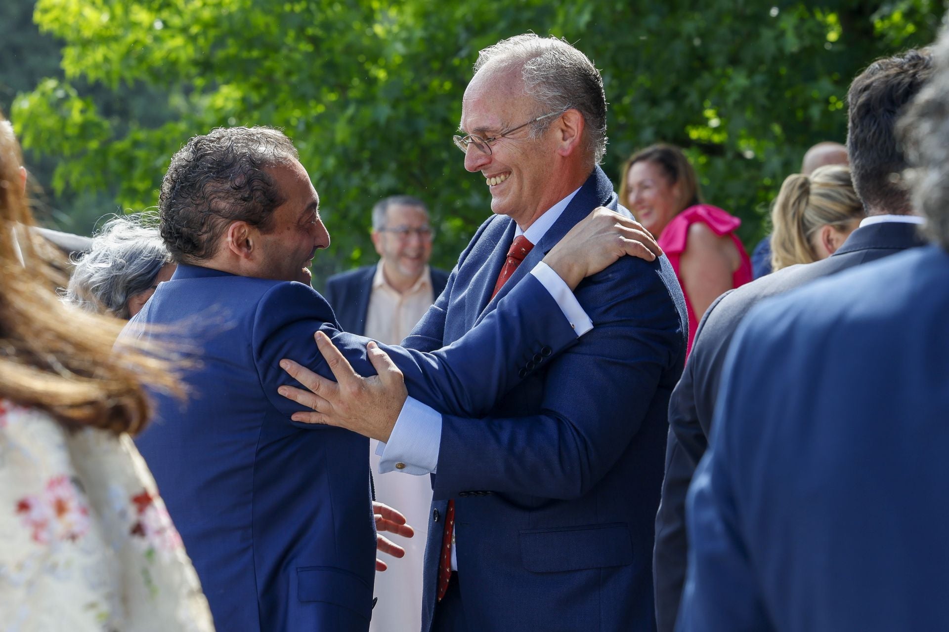 La familia sidrera se reunió en torno a la boda de Víctor &#039;Chaflán&#039; en Gijón
