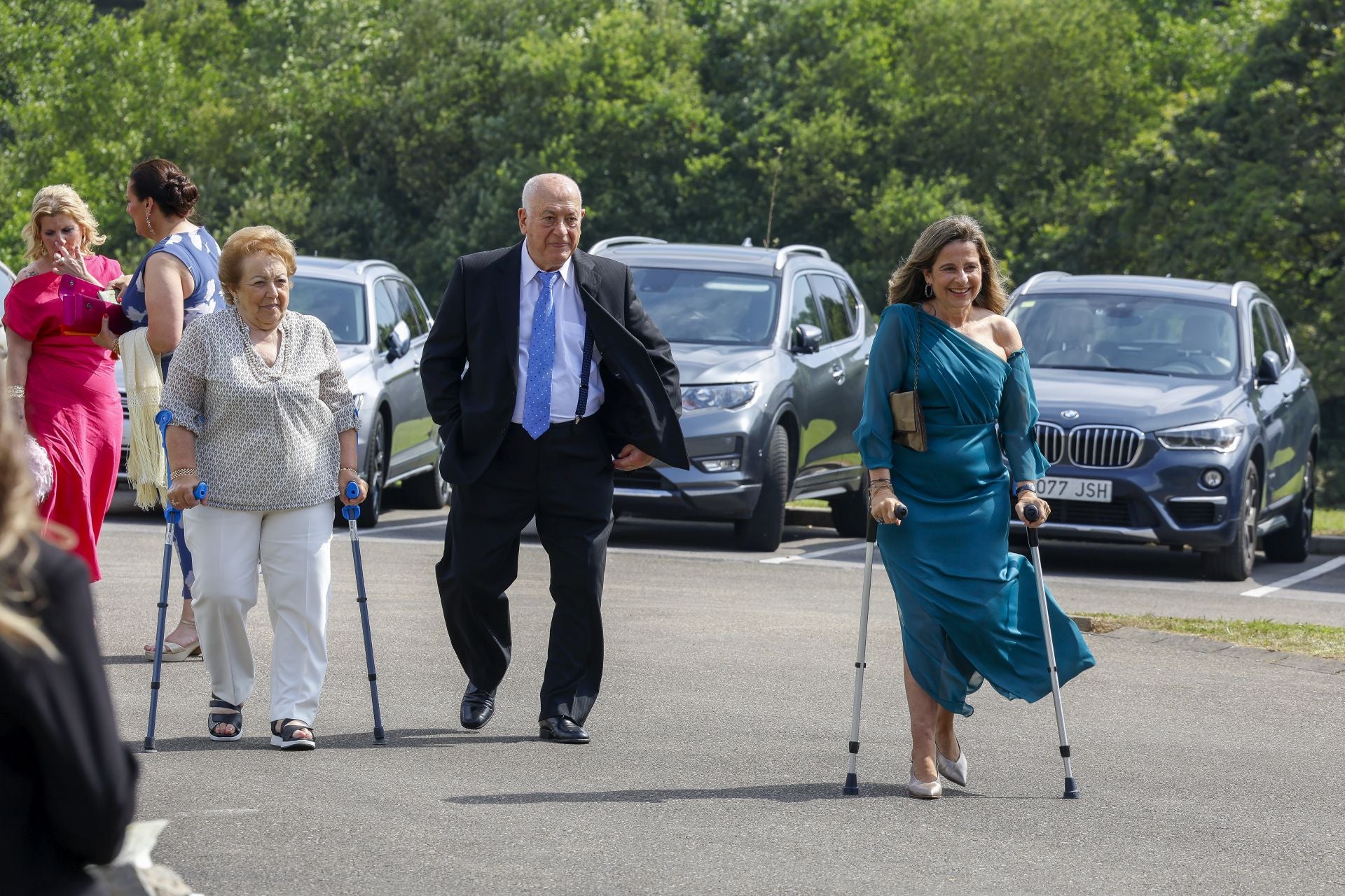 La familia sidrera se reunió en torno a la boda de Víctor &#039;Chaflán&#039; en Gijón