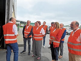 Begoña García y Begoña López, durante la visita.