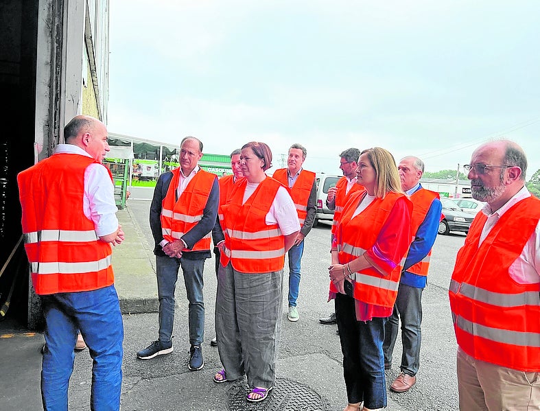Begoña García y Begoña López, durante la visita.