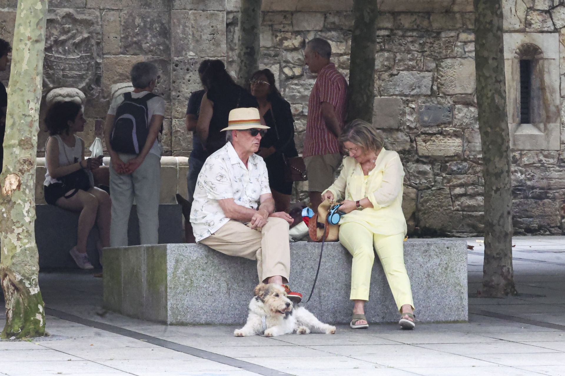 Sol, calor, playa y terrazas llenas en Asturias